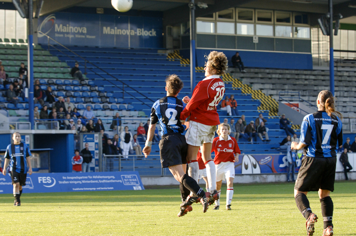 051030-103-56